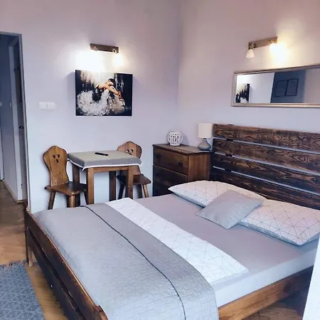 Podkowa Gæstehus Myślenice