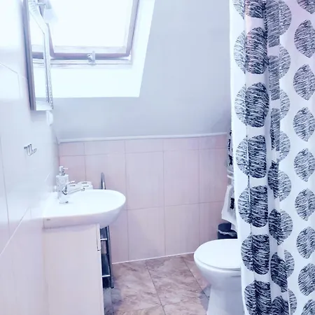 Podkowa Gæstehus *